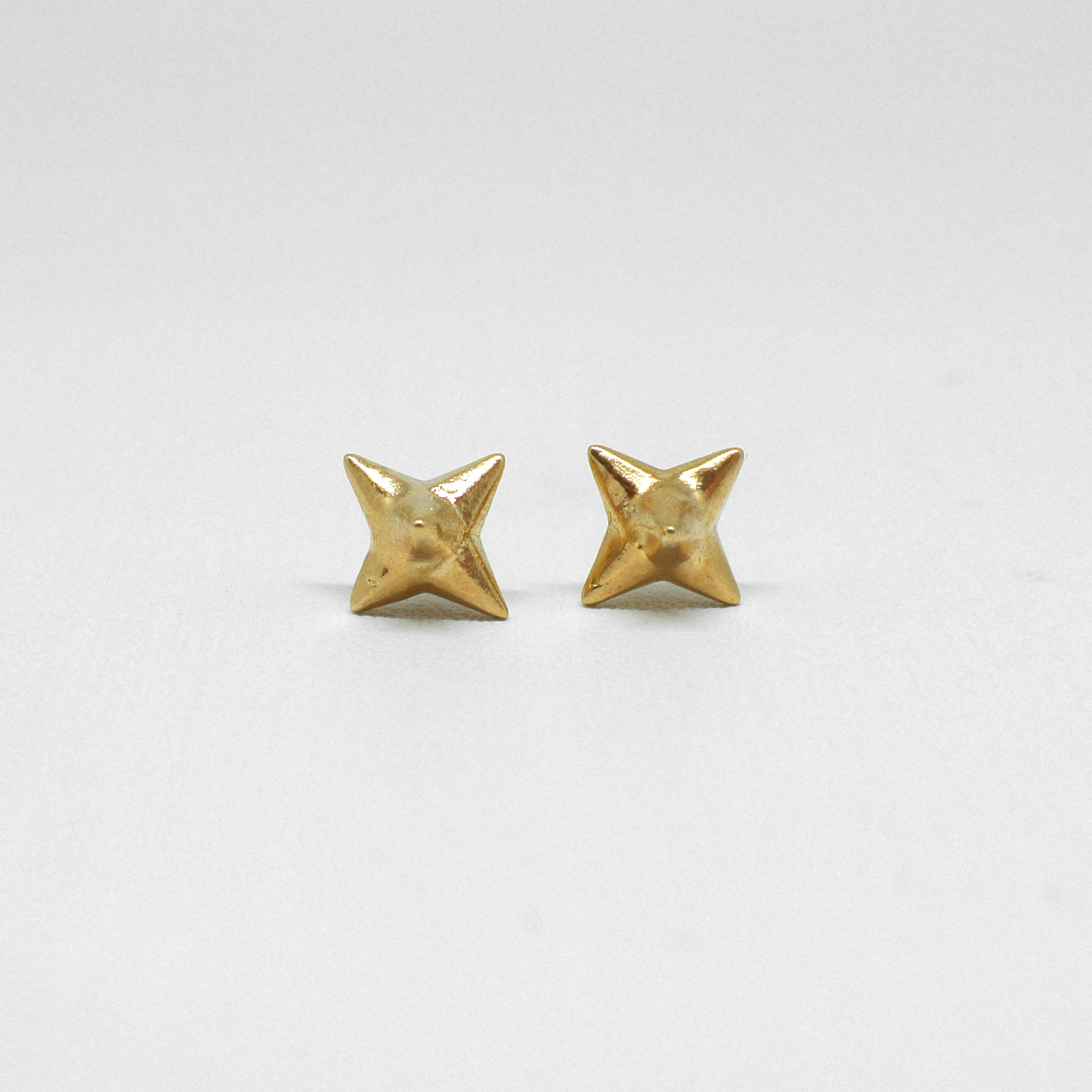 Delta Studs