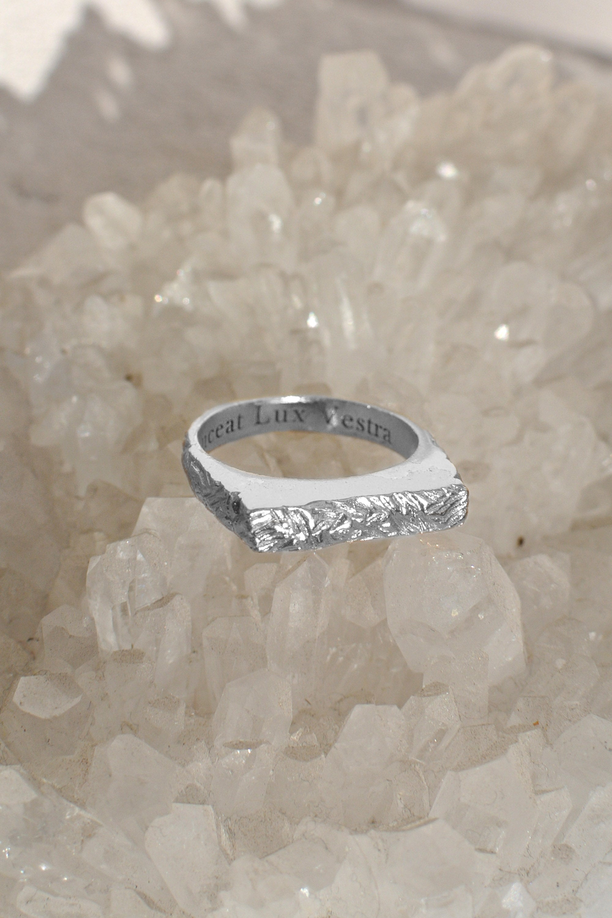 Umbra Ring